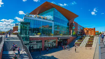 Galeria Forum Gdańsk – Zakupy, Gastronomia i Atrakcje w Cent