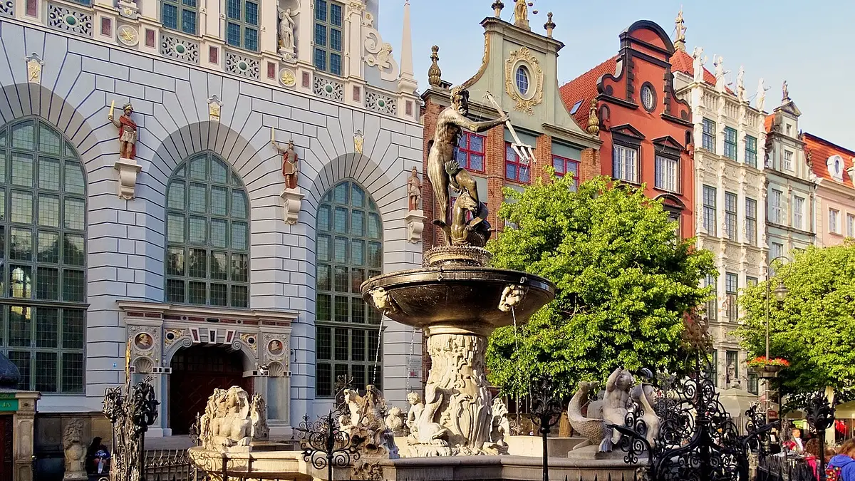 Fontanna Neptuna w Gdańsku – historia i legendy symbolu mias