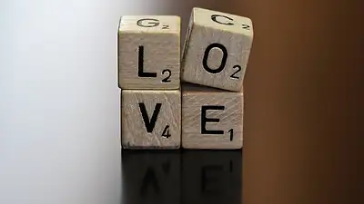 Litery przestrzenne 3D – projektowanie i zastosowanie reklam