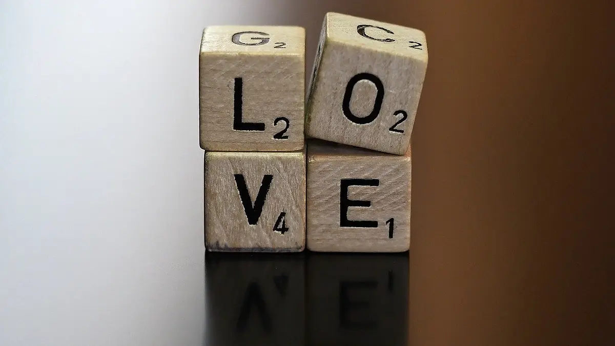 Litery przestrzenne 3D – projektowanie i zastosowanie reklam