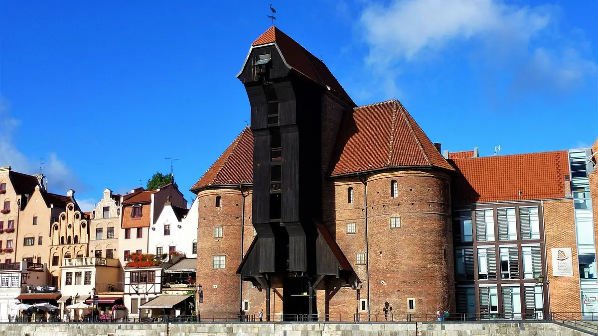 Żuraw nad Motławą – Symbol Gdańska i Średniowieczny Dźwig