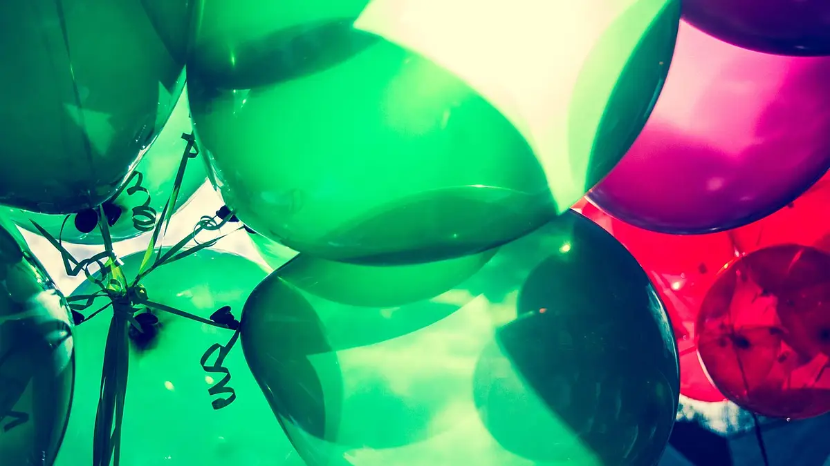 Balony metaliczne na urodziny i imprezy – trwałe dekoracje