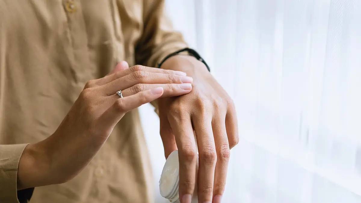 Sucha skóra: skuteczna pielęgnacja i najlepsze składniki