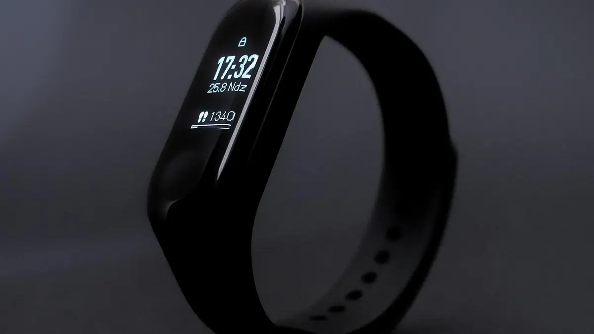 Opaska sportowa na treningi – jak wybrać najlepszą?