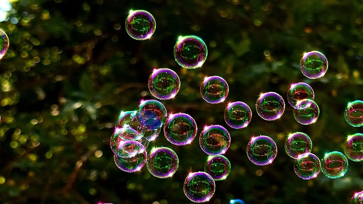 Płyn do dużych baniek – jak wybrać i używać skutecznie