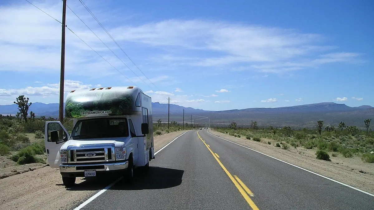 Wynajem kampera na wyjazd za granicę – poradnik podróżnika