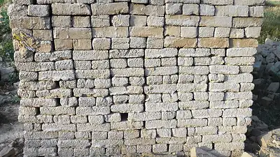 Klocki ceramiczne – trwałe i ekologiczne materiały budowlane