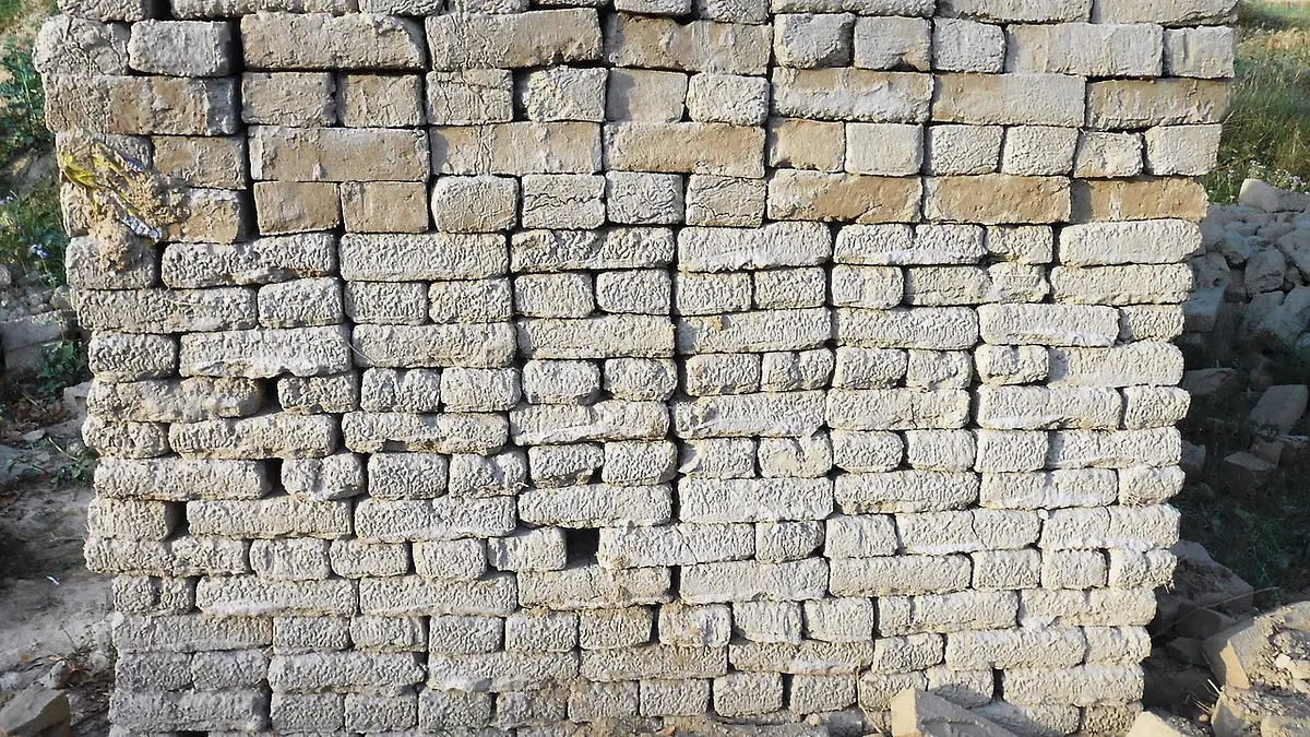 Klocki ceramiczne – trwałe i ekologiczne materiały budowlane