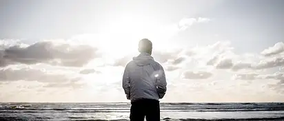 Bluzy męskie sportowe – styl i wygoda na co dzień