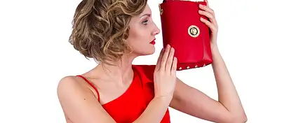 Wiklinowe torebki – powrót mody na naturalne dodatki