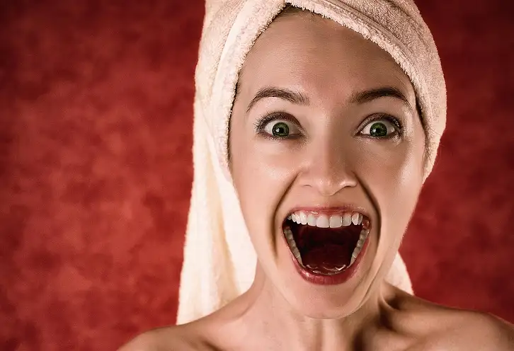 Wybielanie zębów: Co warto wiedzieć? Porady i fakty