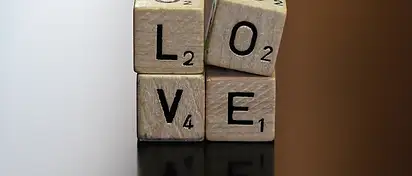 Litery przestrzenne 3D: Czym są i jak się je robi?