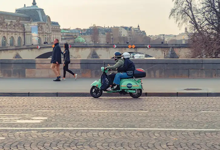 Technologie w motocyklach: od ABS do inteligentnych systemów