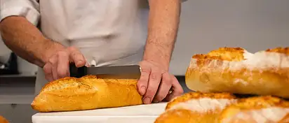 Hokery w aranżacji wnętrz: czy warto?