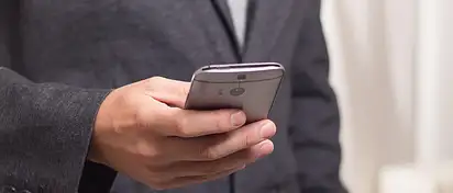 Znaczenie skrótów w SMS-ach – przewodnik