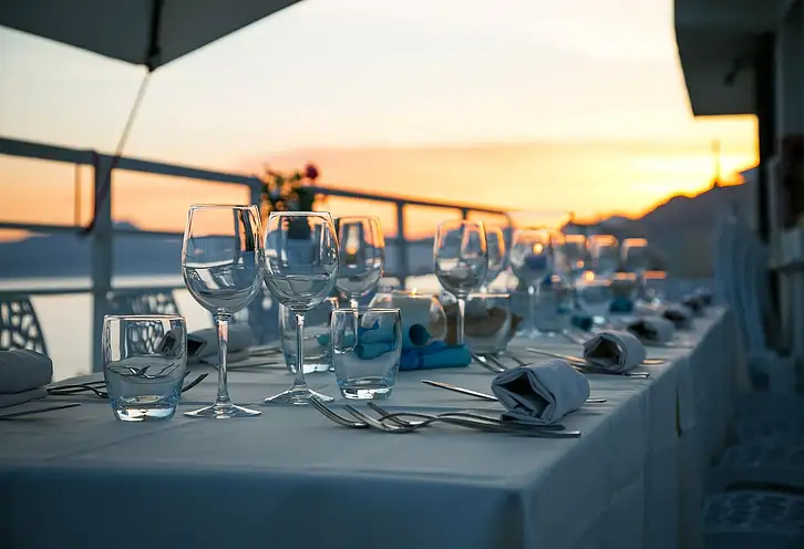 Wybór stołu do jadalni - porady i wskazówki