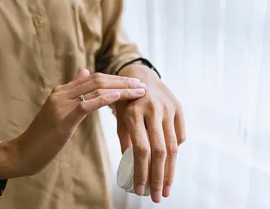 Jak radzić sobie z rozstępami? Porady