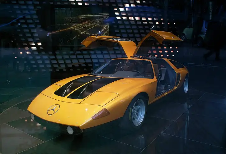 Dlaczego warto kupić samochód z salonu?