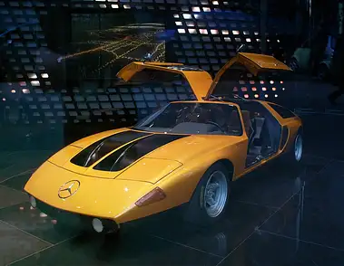 Dlaczego warto kupić samochód z salonu?