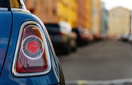 Dywaniki samochodowe: dlaczego warto i jak wybrać?