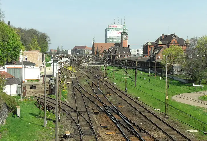Dworzec PKP Gdańsk Główny – Historia i atrakcje